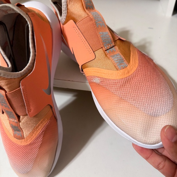 Nike Flex Runner US 7Y/8.5. - Picture 7 of 11